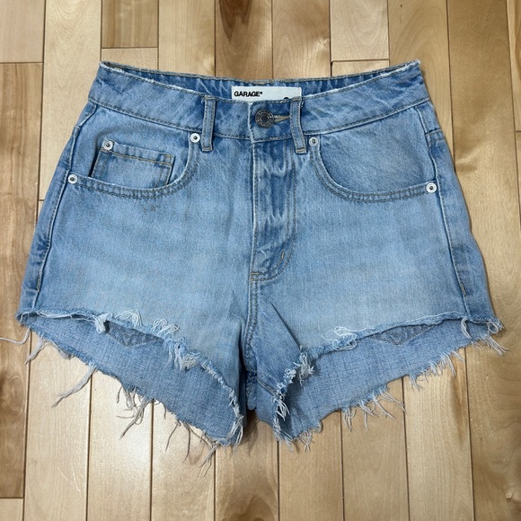 Garage super flattering jean shorts size 00 - Picture 1 of 2